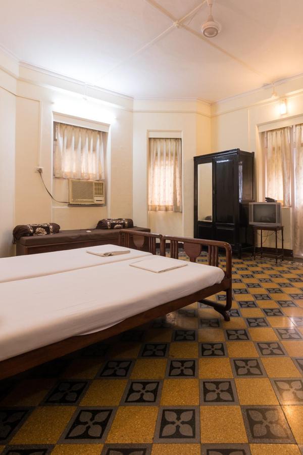 Bentleys Hotel Мумбаї Екстер'єр фото